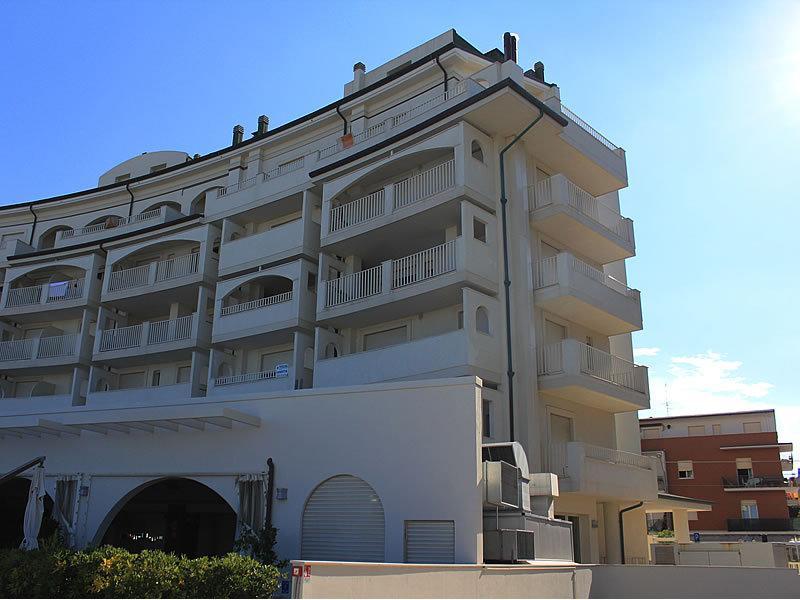 Residence A-More ริมินี ภายนอก รูปภาพ
