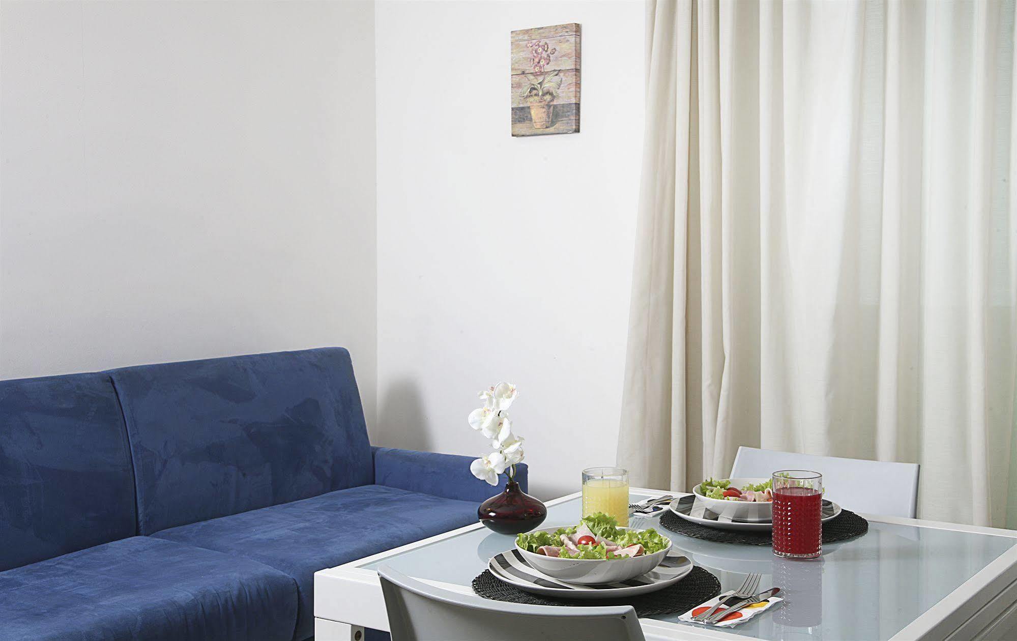 Residence A-More ริมินี ภายนอก รูปภาพ